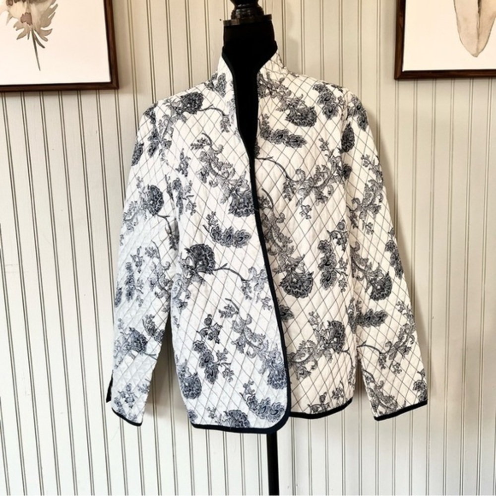 Jacquard Quilted Paisley Floral Reversible Lightweight Jacket
